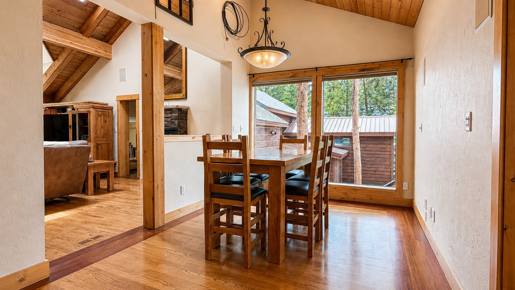 203 Lone Hand Way Property Photo 8
