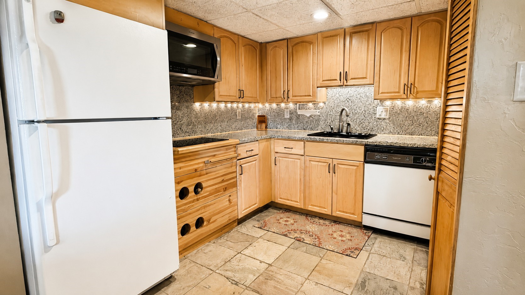 203 Lone Hand Way Property Photo 24
