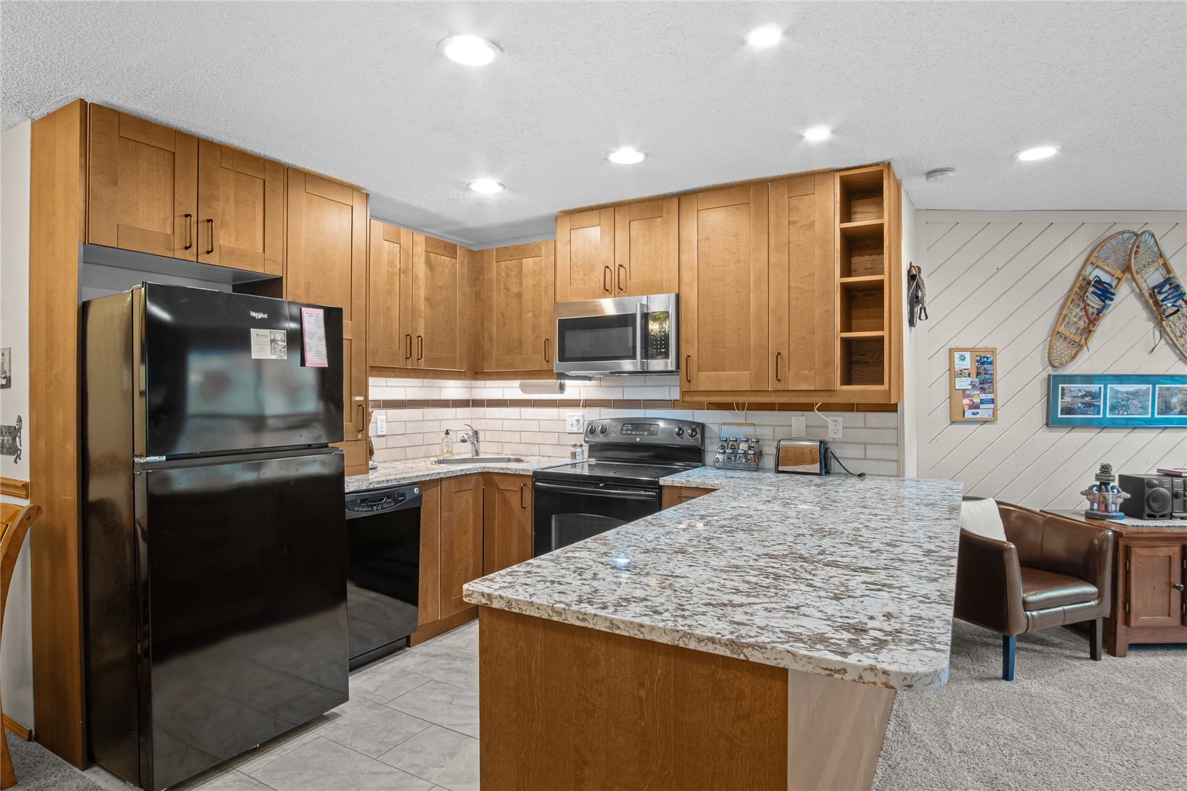 350 Four Oclock Road D Property Photo 11