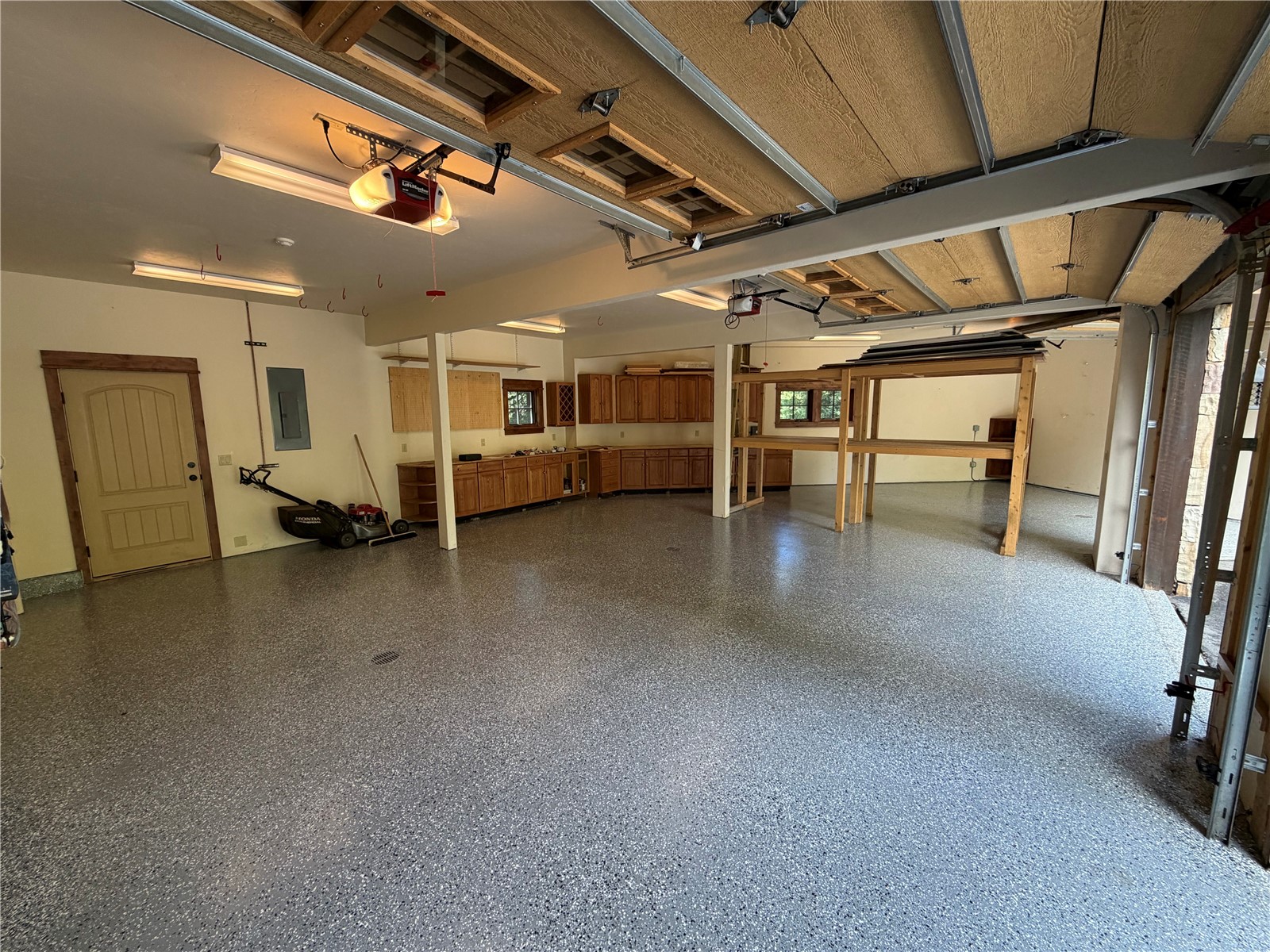 215 Royal Tiger Road Property Photo 43