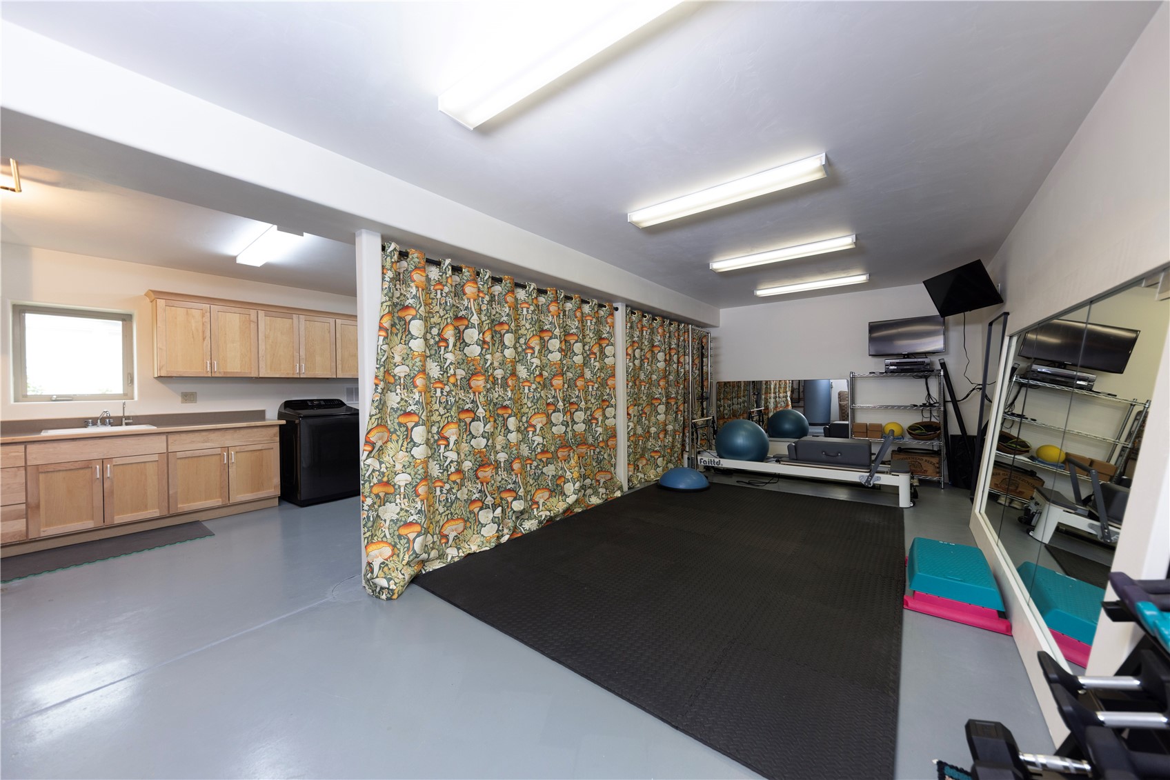 354 Ensign Drive Property Photo 47