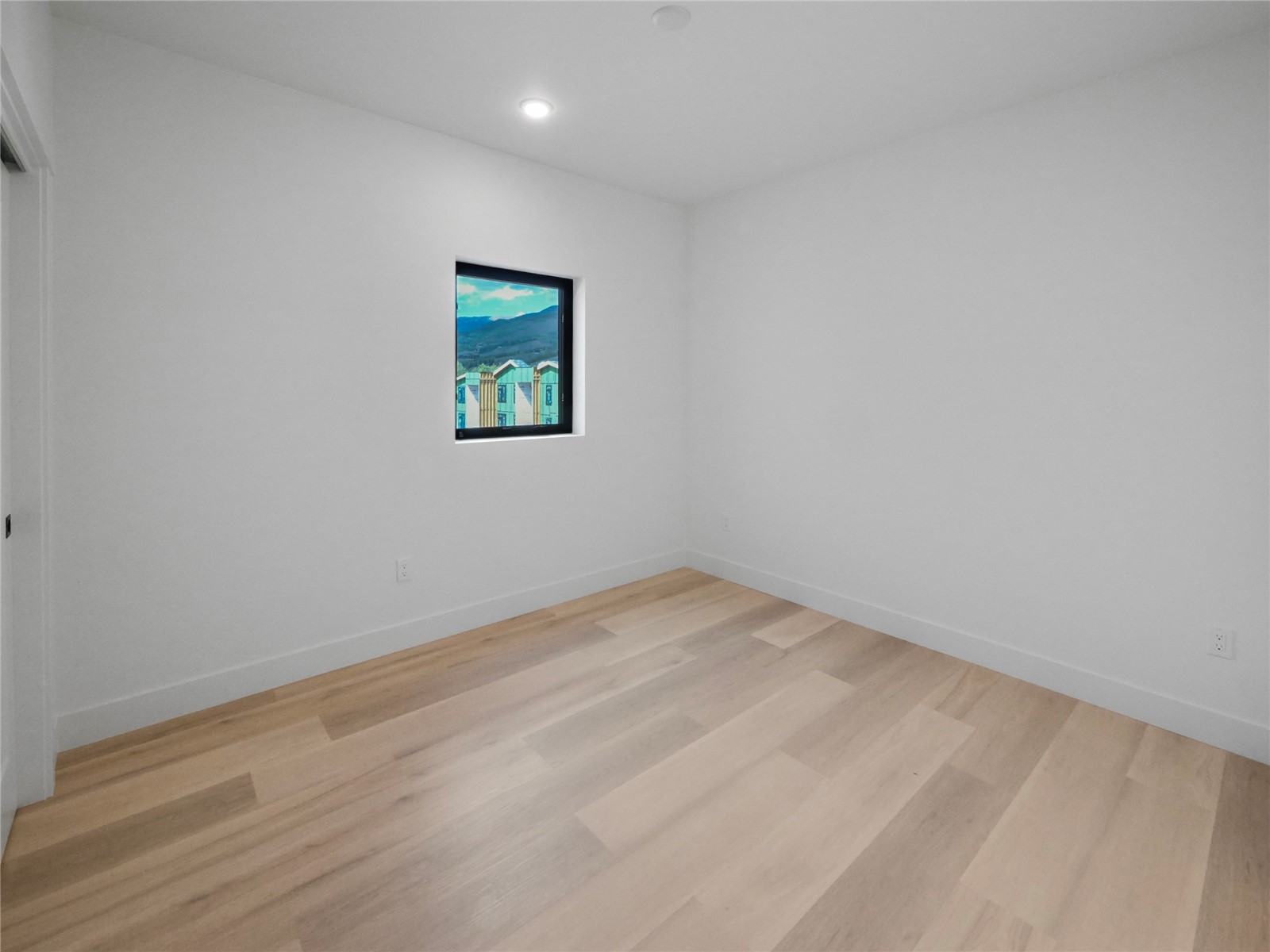 740 Blue River Parkway E2 Property Photo 8