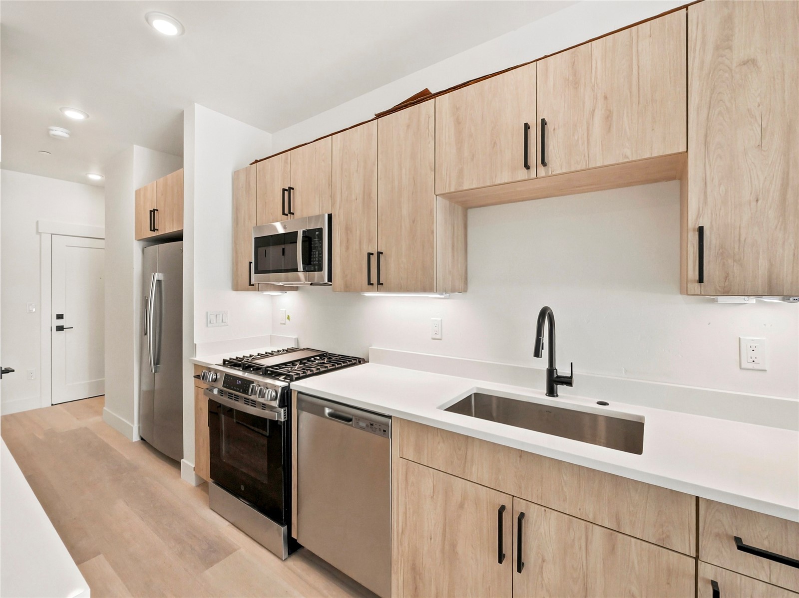740 Blue River Parkway E9 Property Photo 1