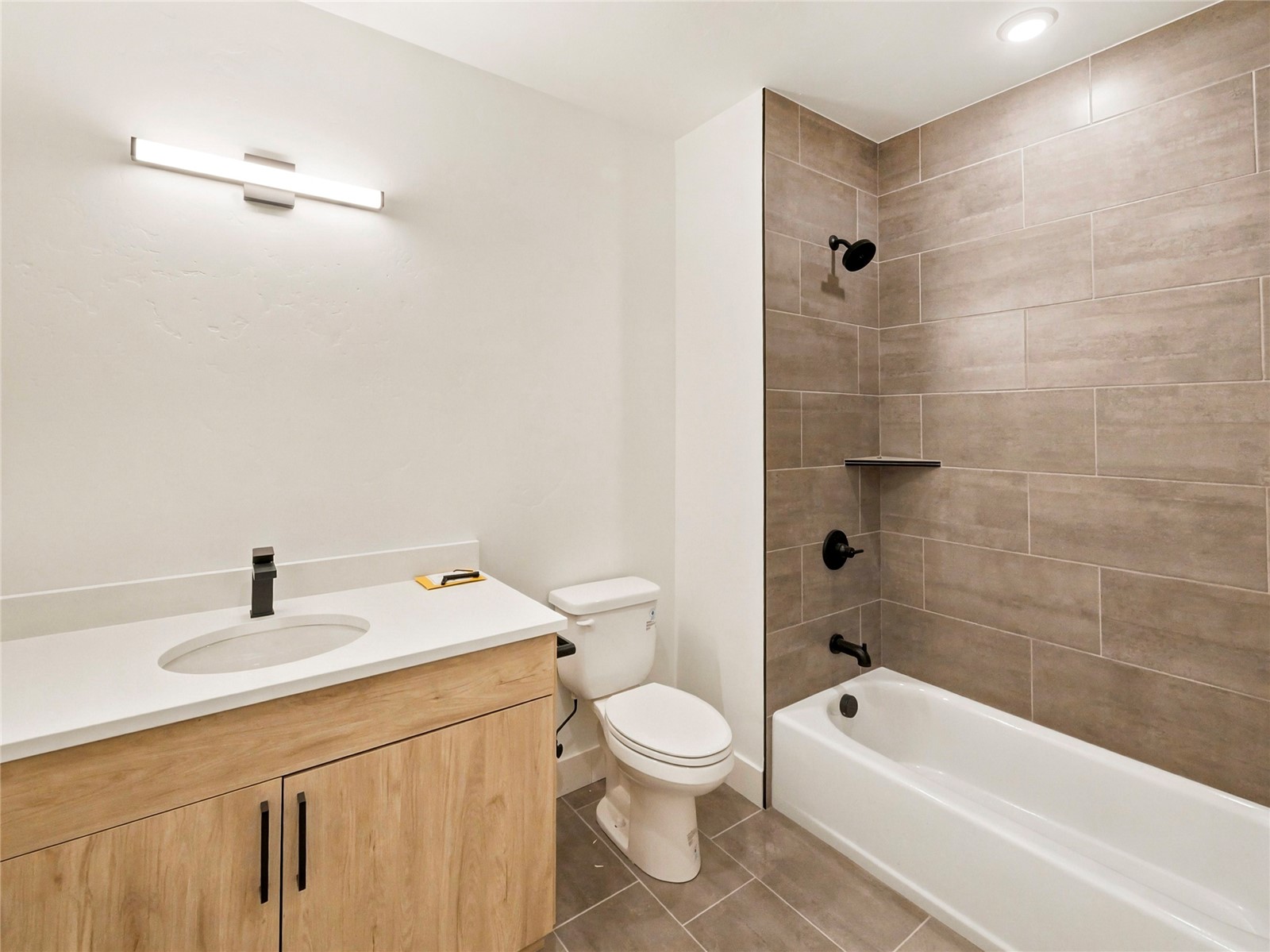 740 Blue River Parkway E9 Property Photo 2