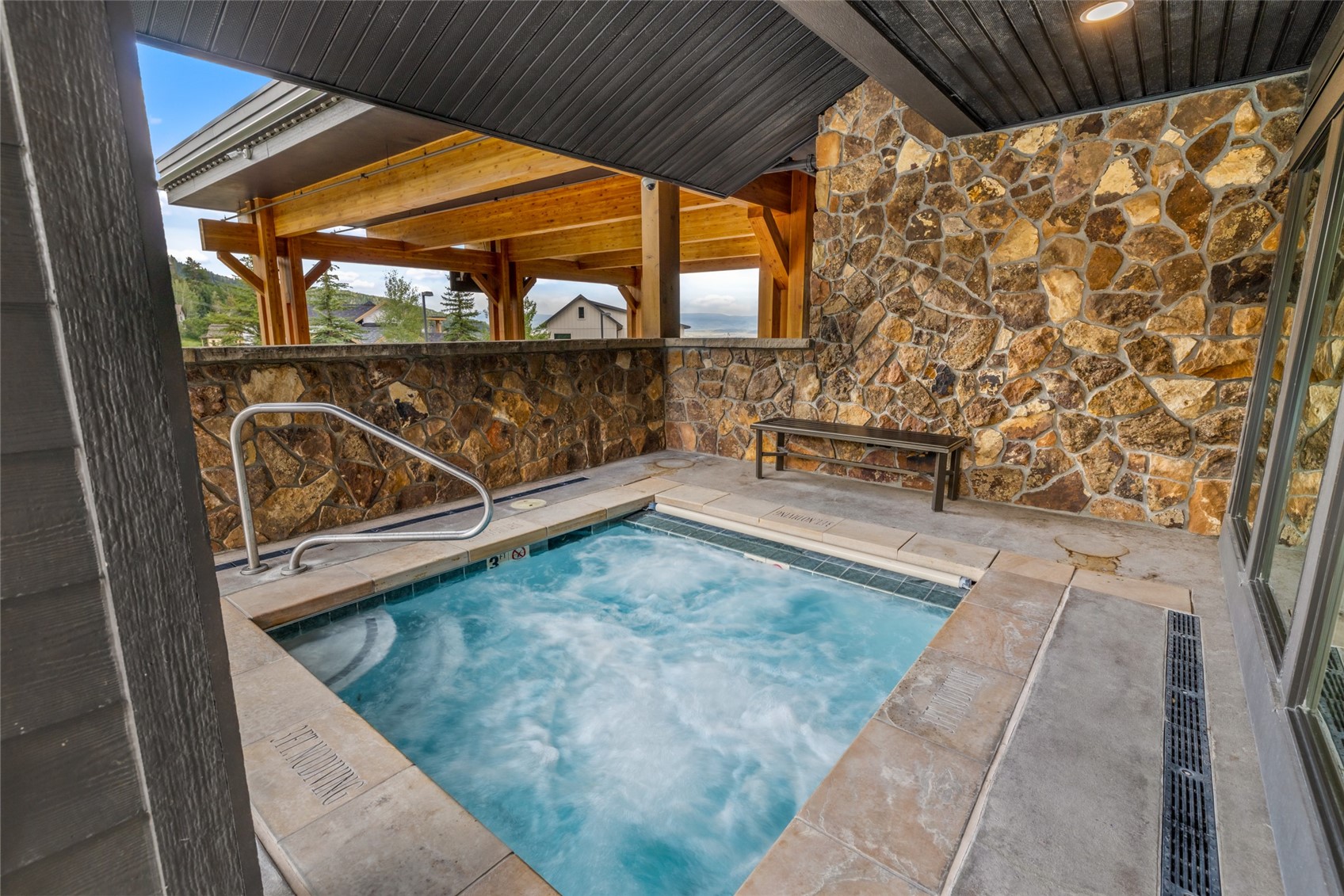 2408 Chutes Lane Property Photo 17