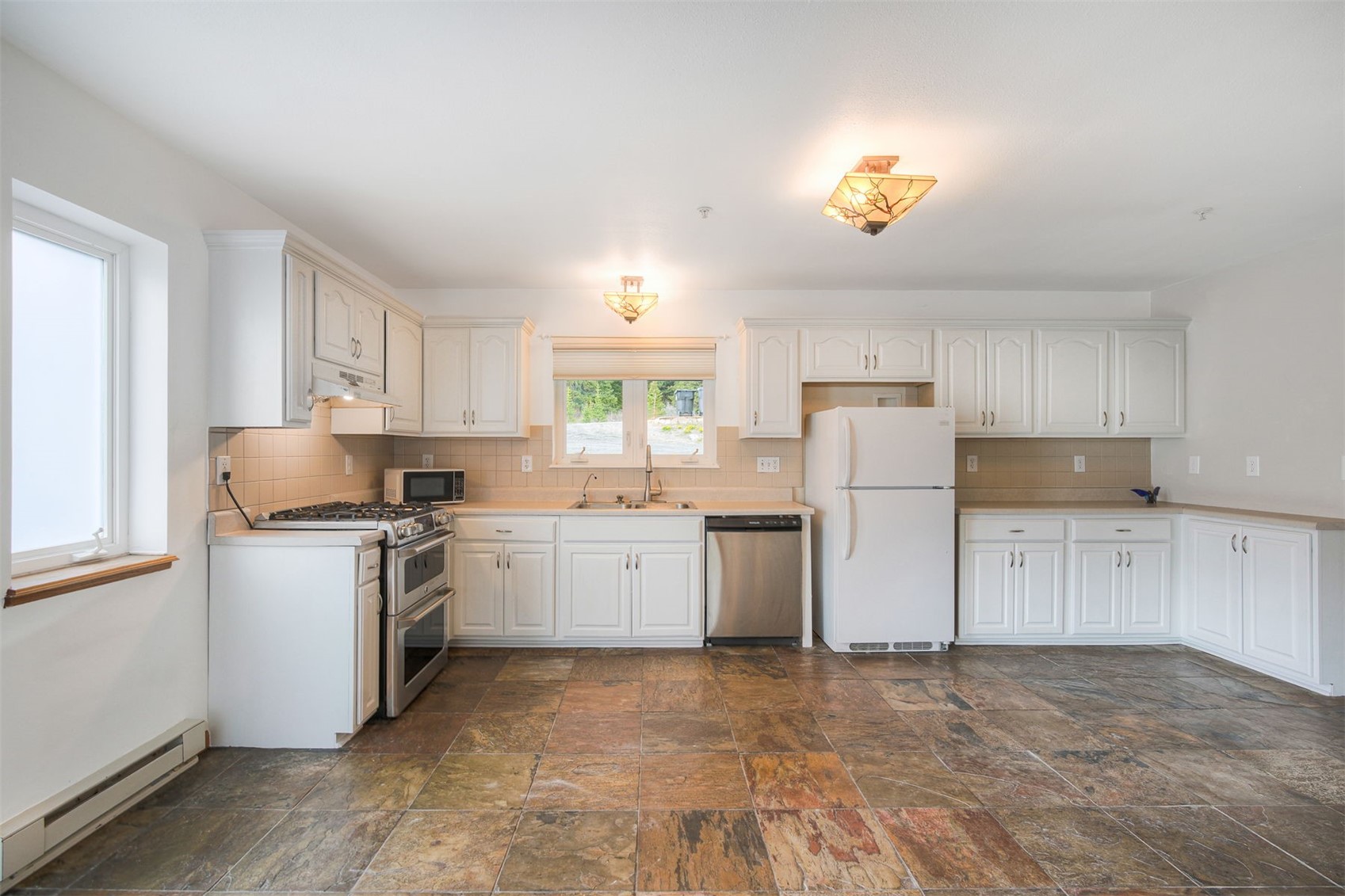 234 Carroll Property Photo 4
