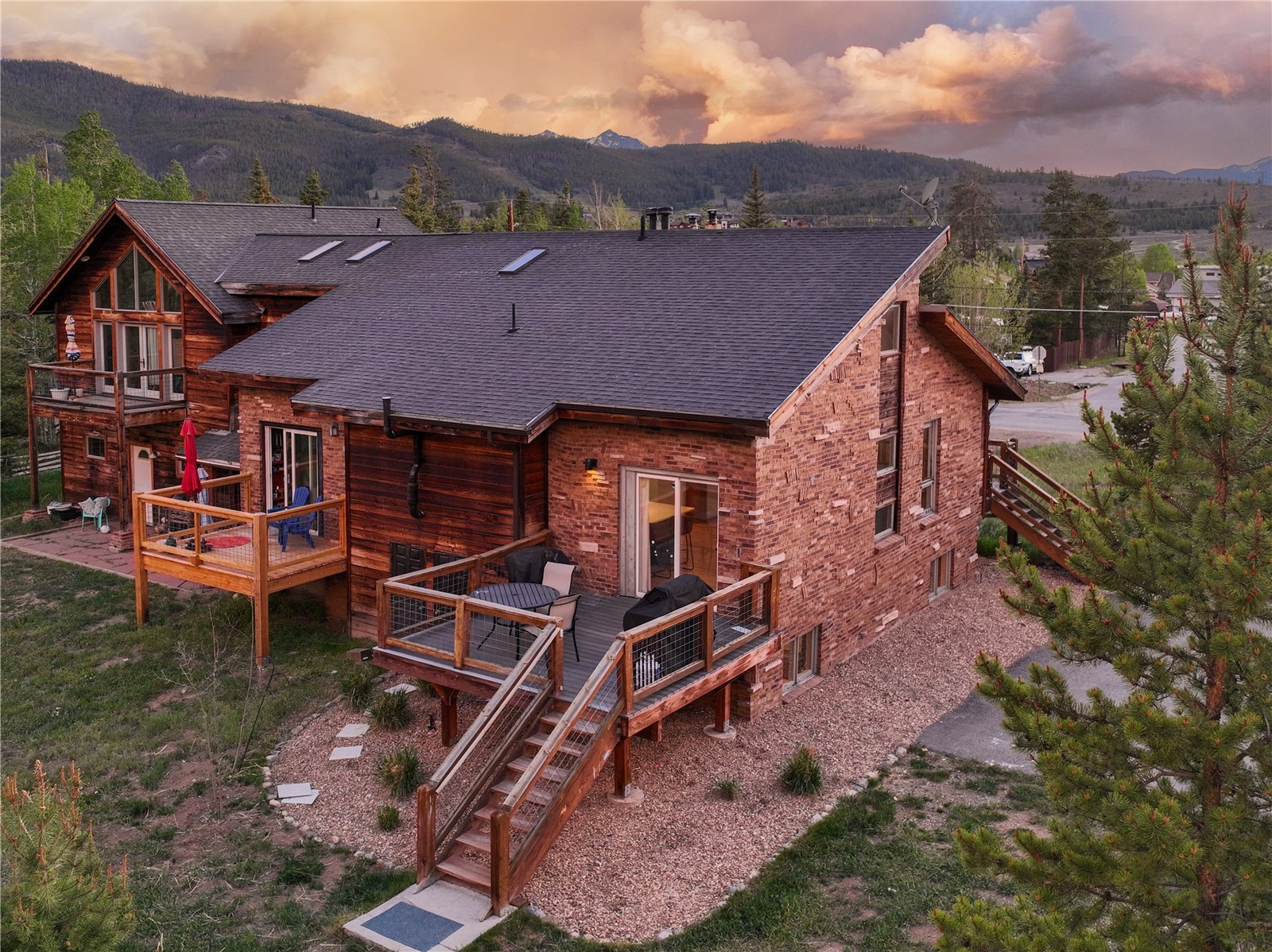 194 Cartier Court Property Photo 3