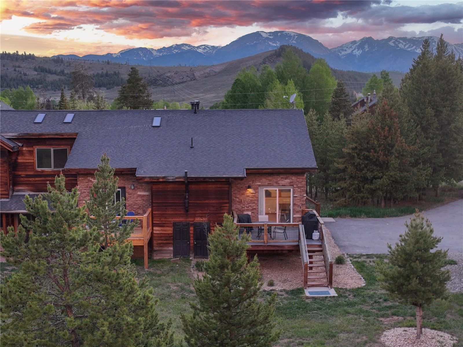 194 Cartier Court Property Photo 8