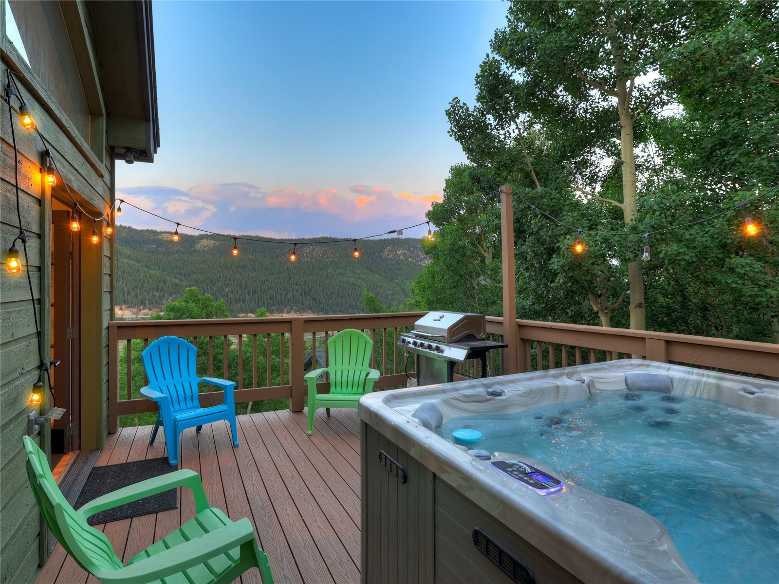 1095 Quartzville Road Property Photo 1