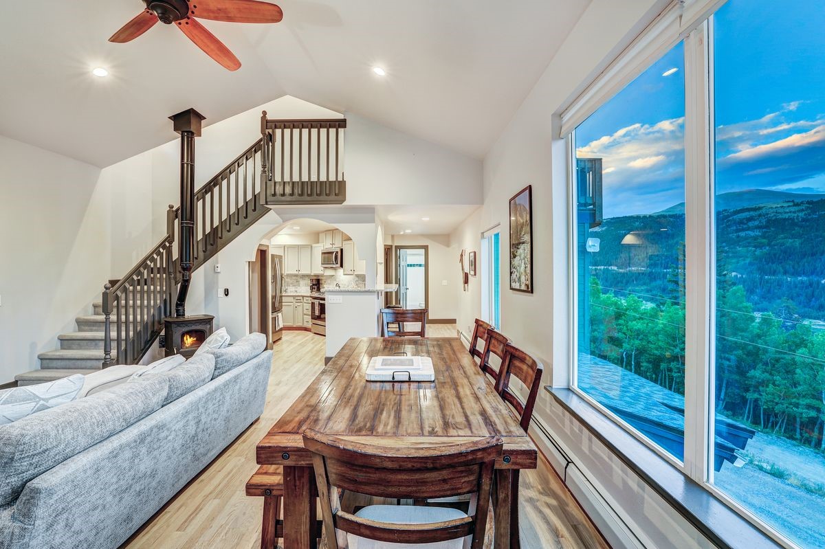 1095 Quartzville Road Property Photo 12