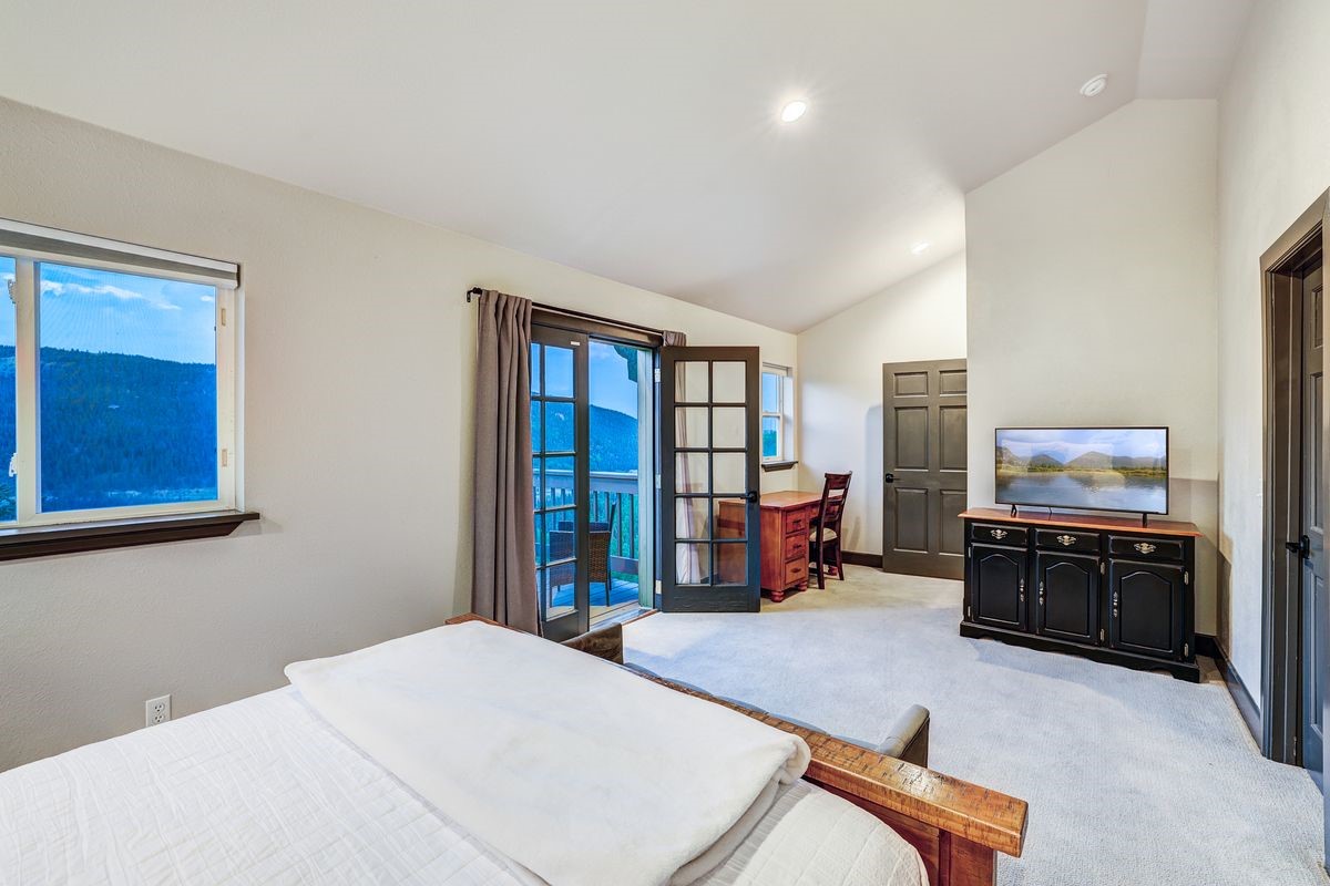 1095 Quartzville Road Property Photo 15