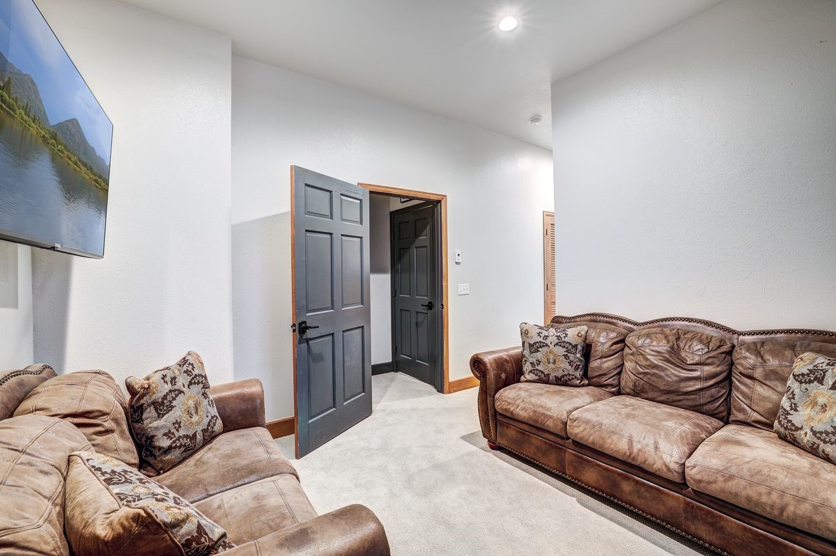 1095 Quartzville Road Property Photo 36