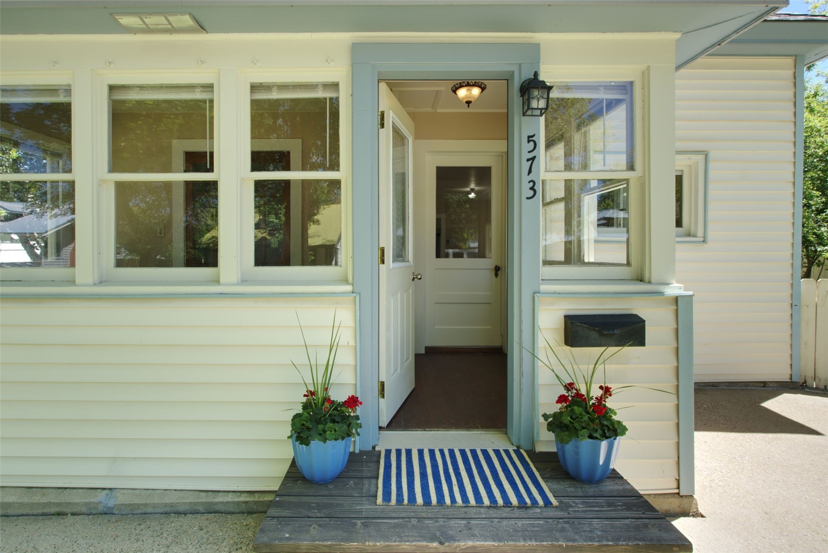 573 Taylor Street Property Photo 2
