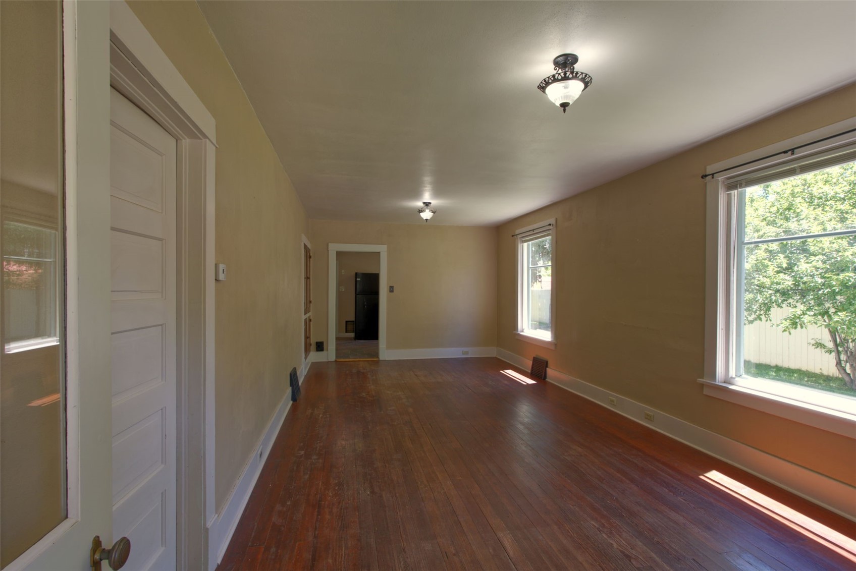 573 Taylor Street Property Photo 3