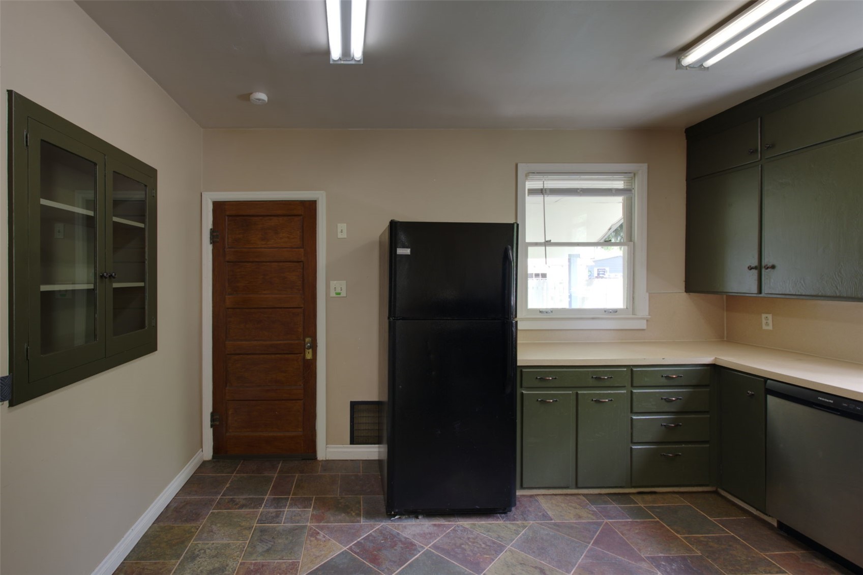 573 Taylor Street Property Photo 11