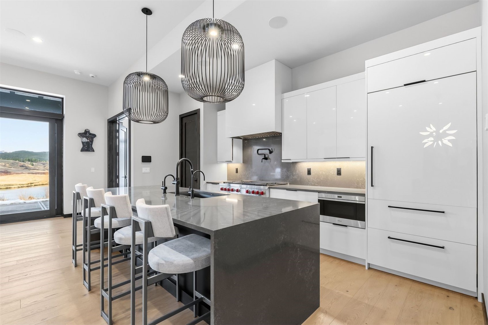 138 Monitor Drive Property Photo 8