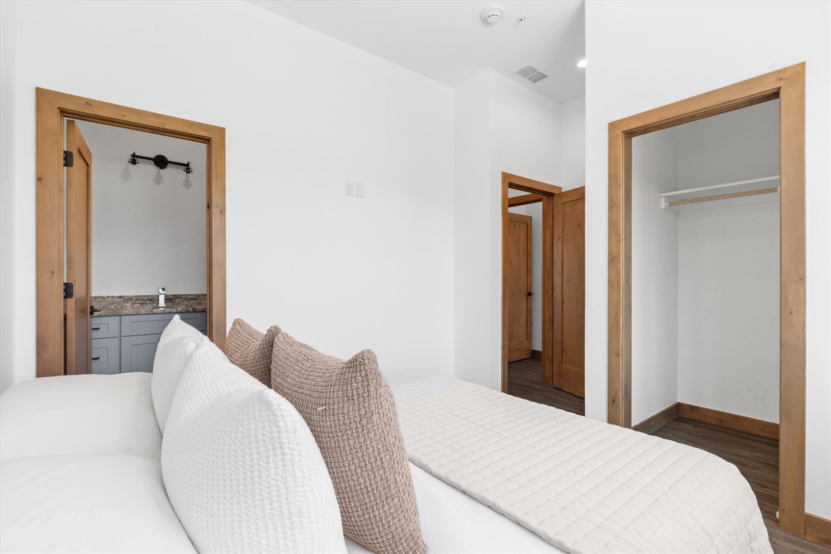 2110 Taxi Way R203 Property Photo 15