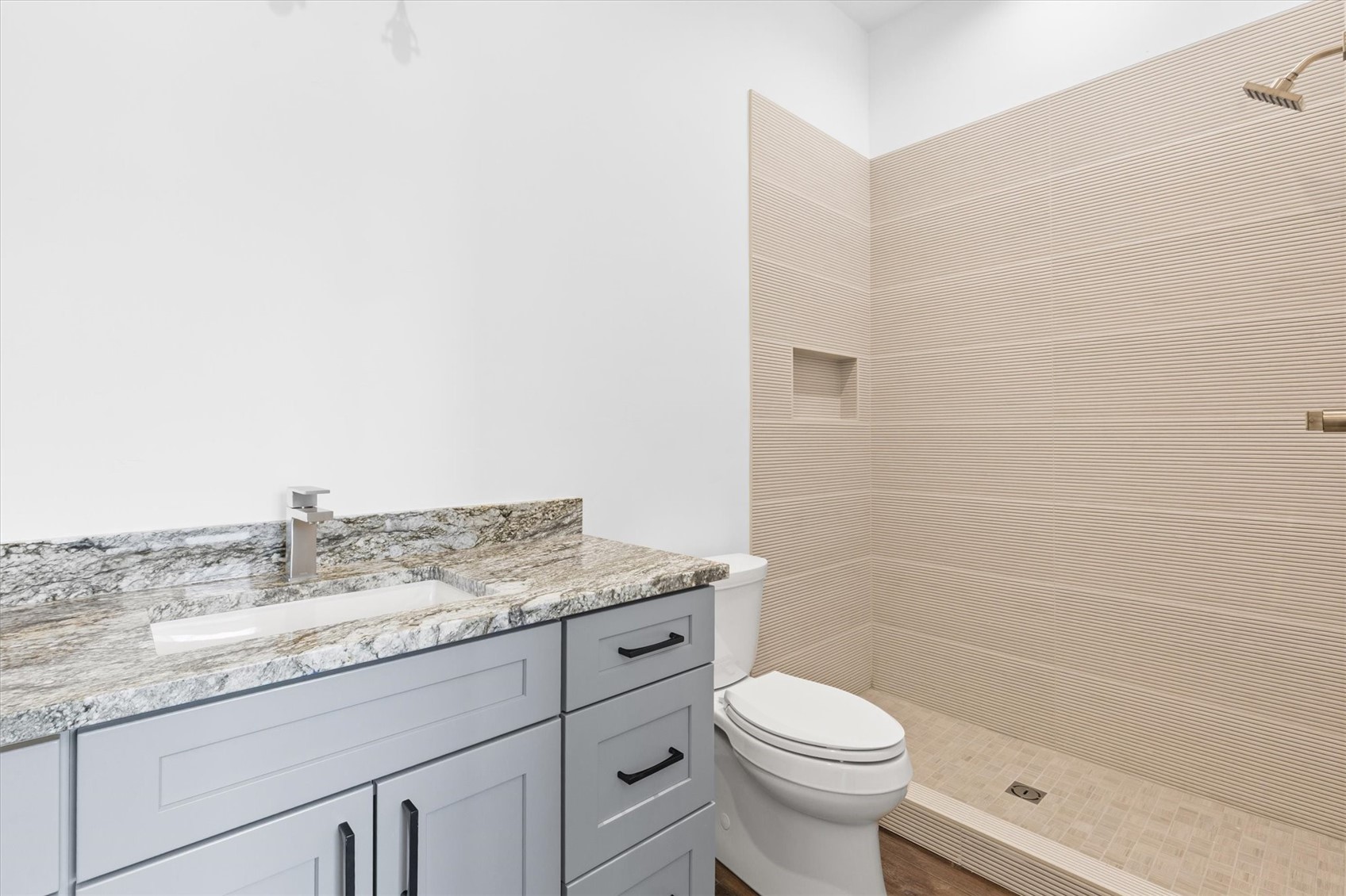 2110 Taxi Way R203 Property Photo 16