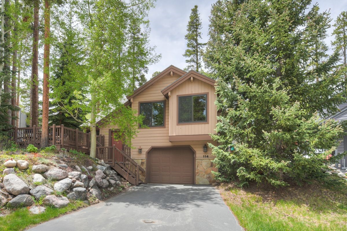 114 Park Forest Drive Property Photo 1
