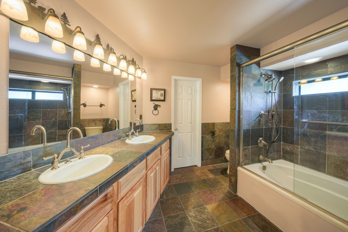 114 Park Forest Drive Property Photo 27
