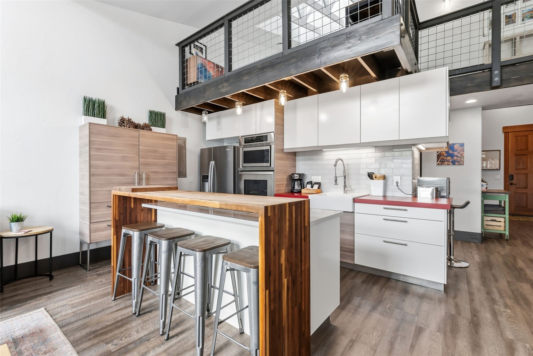419 E Main Street 4 Property Photo 9