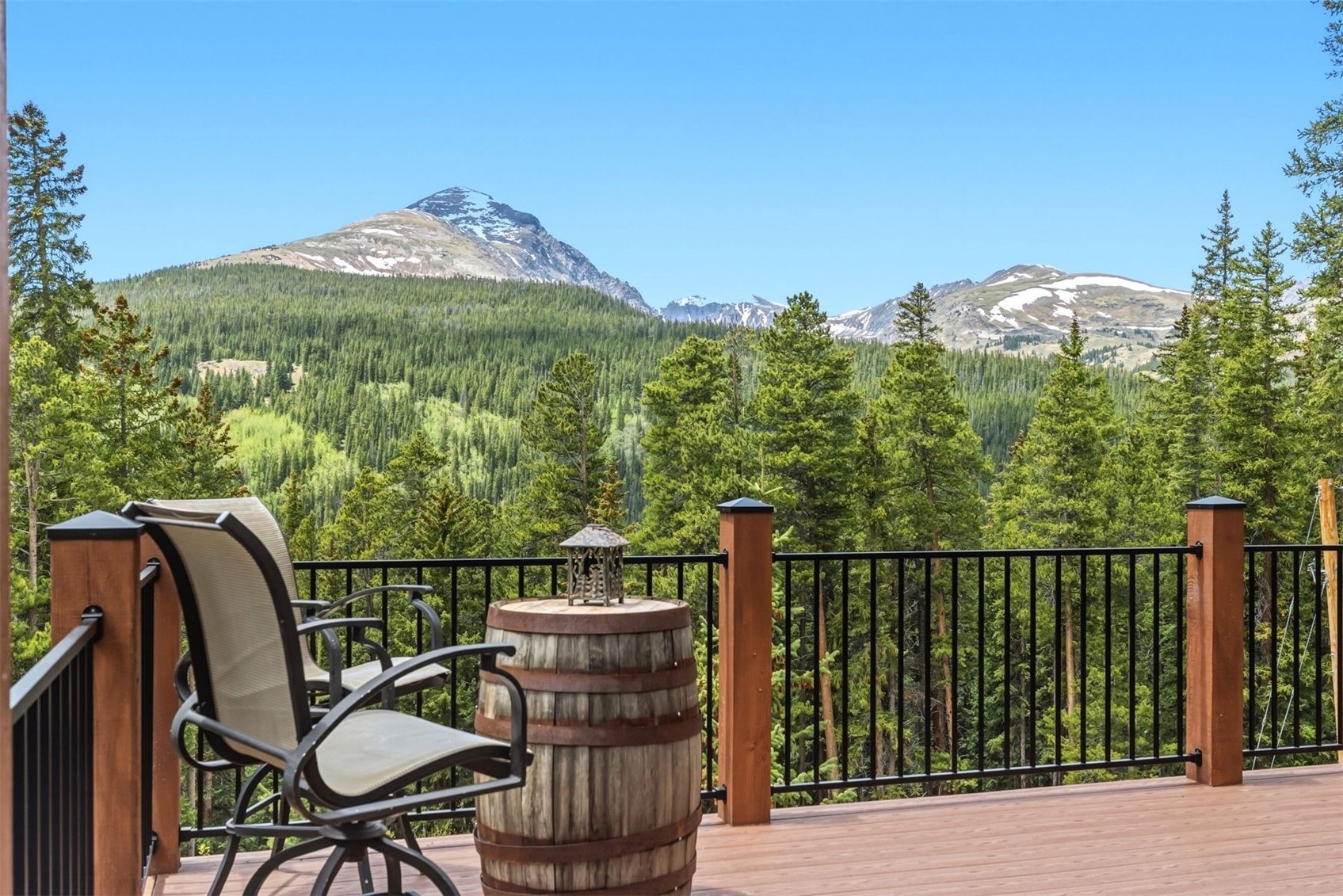 1043 Range Road Property Photo 4