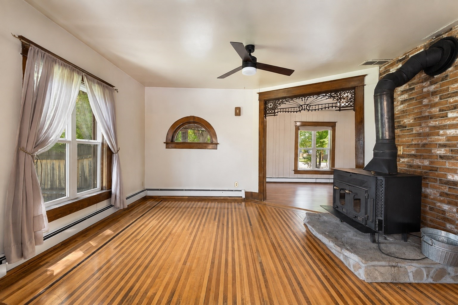 524 E Washington Avenue Property Photo 1
