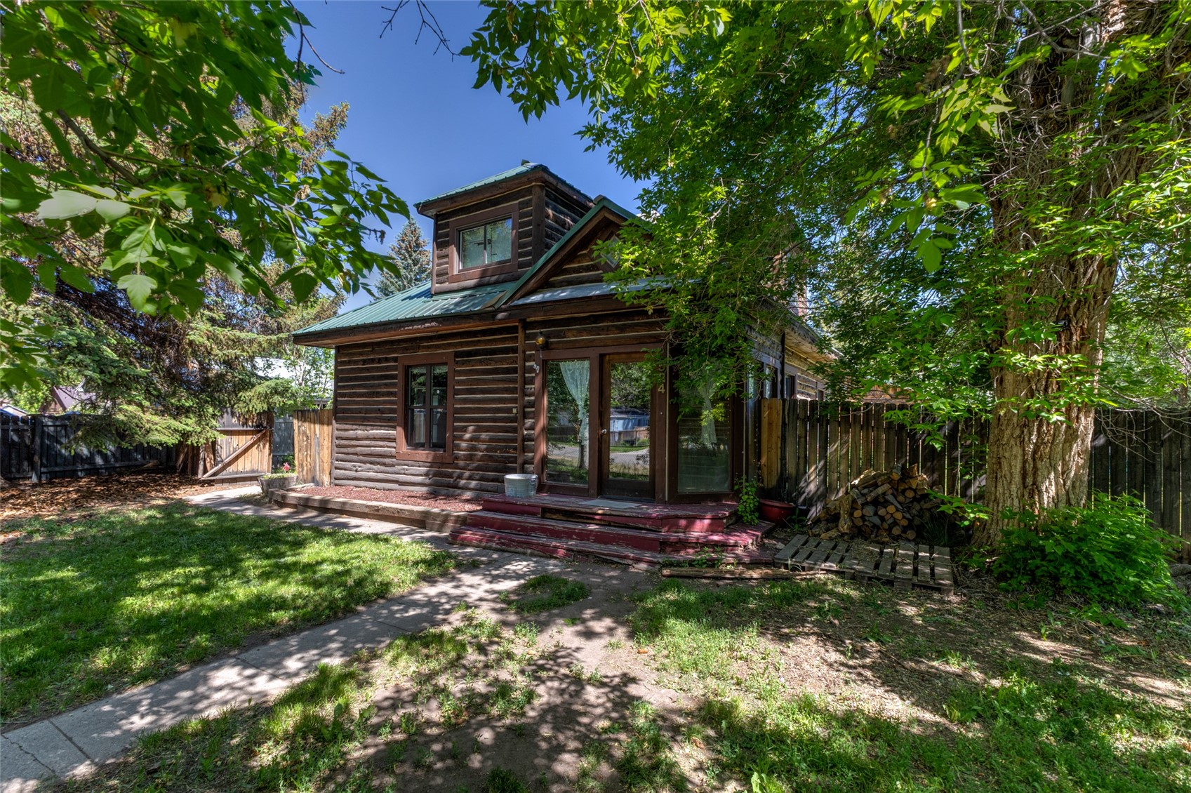 524 E Washington Avenue Property Photo 2