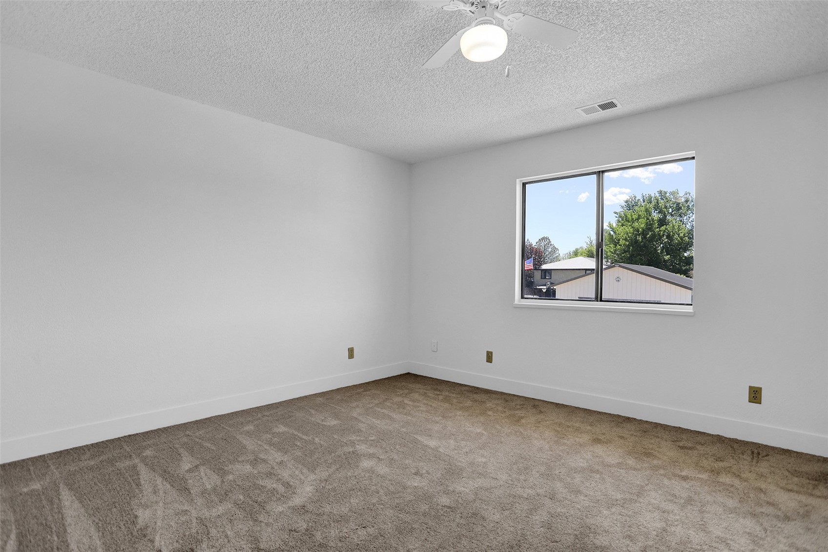 303 Vista Verde Drive 303 Property Photo 15