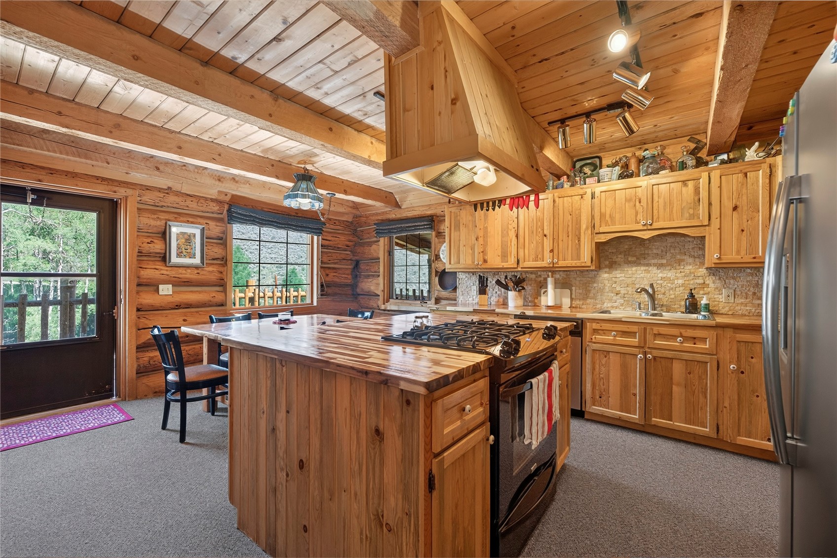 858 County Road 372 Property Photo 12