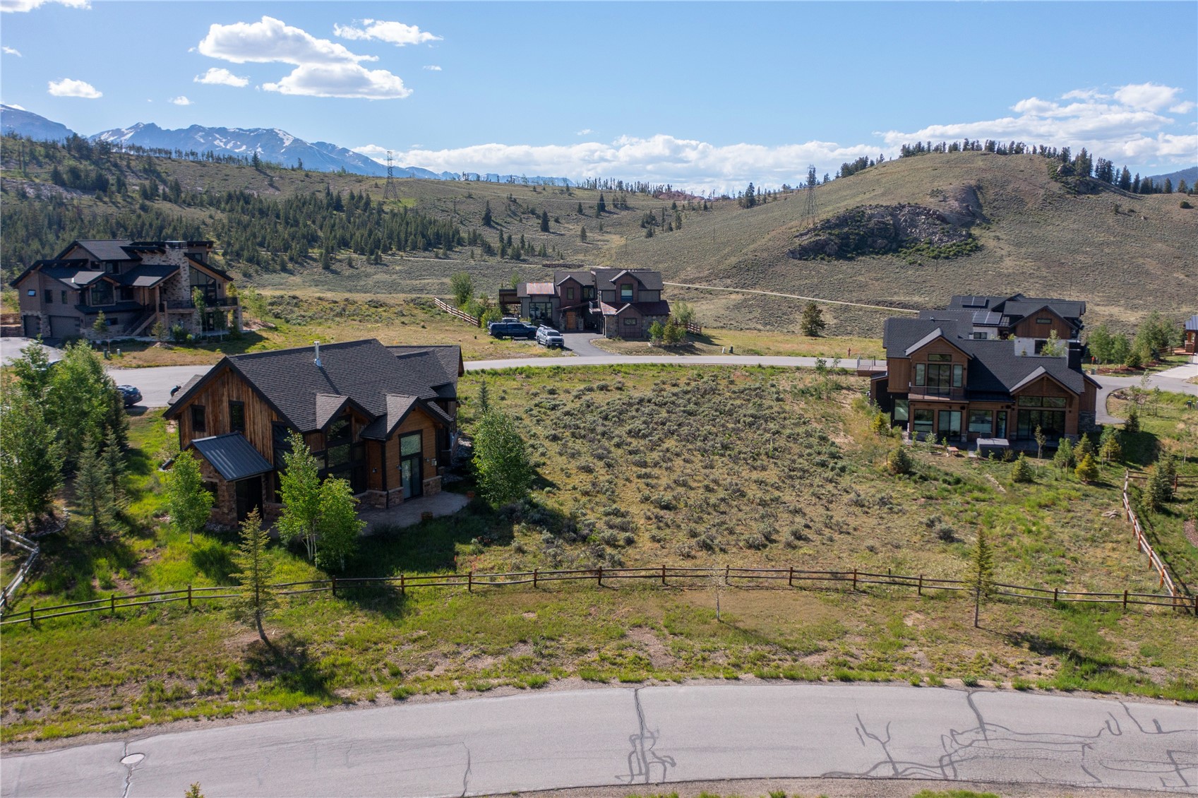 187 Telluride Court Property Photo 9