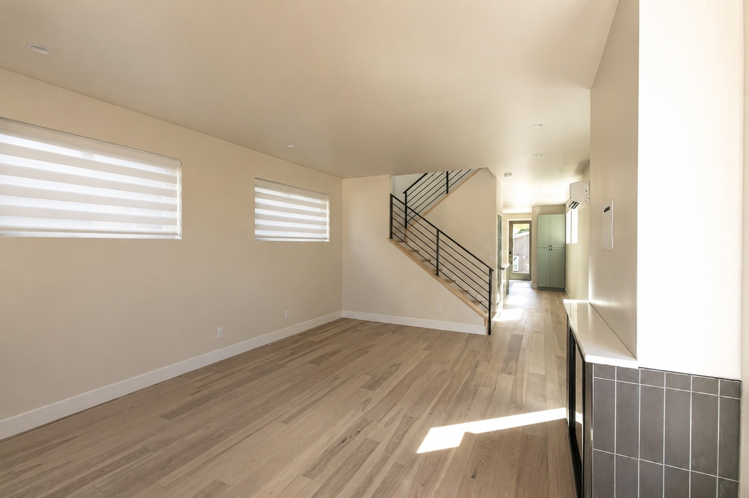 712 W 2nd Street 2 Property Photo 10