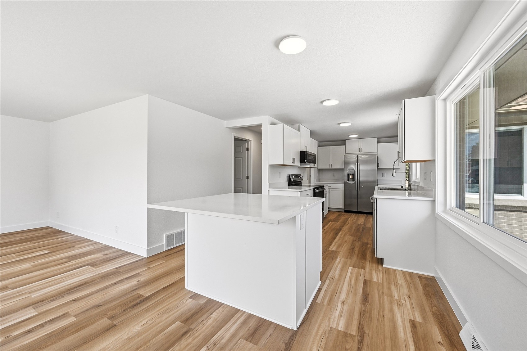 350 Jade Street Property Photo 2