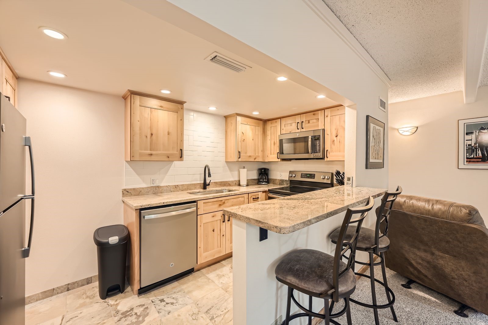 S1069722 Property Photo 4