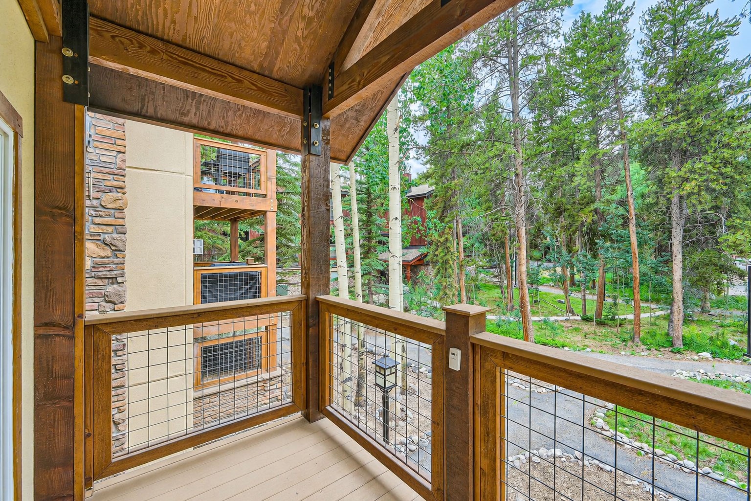 S1069722 Property Photo 8