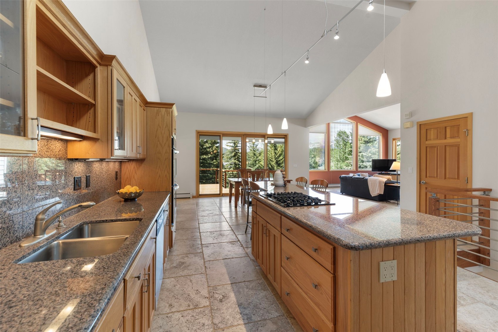 453 Ensign Drive Property Photo 12