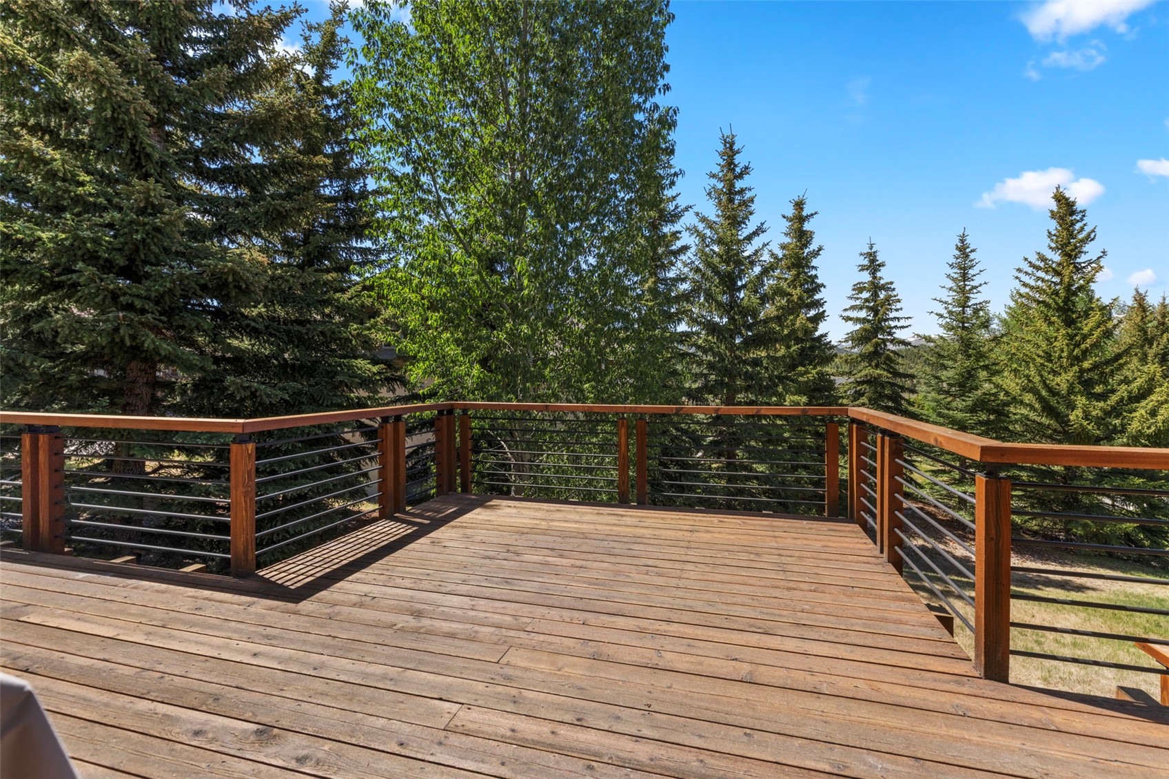 453 Ensign Drive Property Photo 17