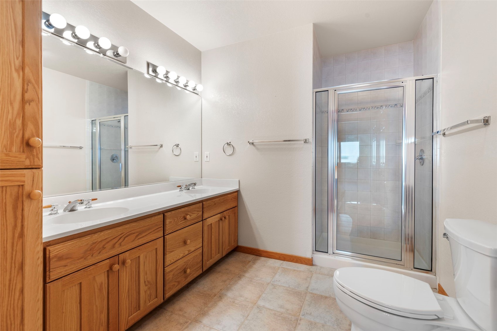 453 Ensign Drive Property Photo 43