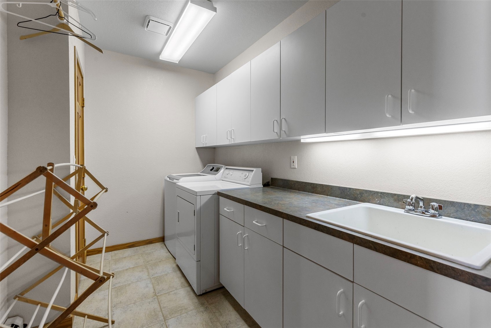 453 Ensign Drive Property Photo 44