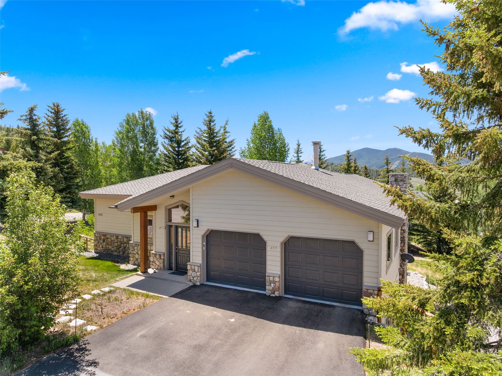 453 Ensign Drive Property Photo 48