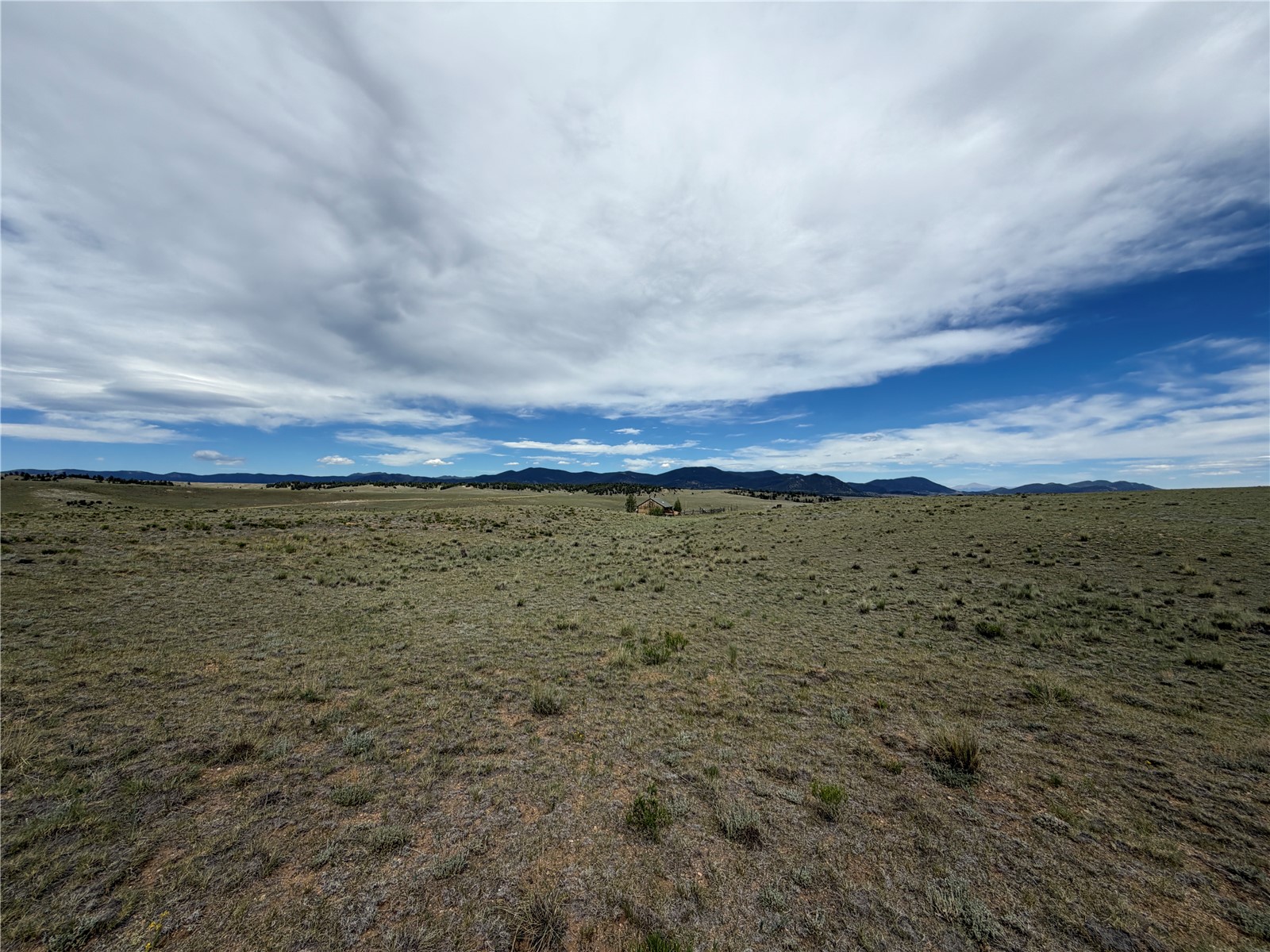 776 Commanche Trail Property Photo 2