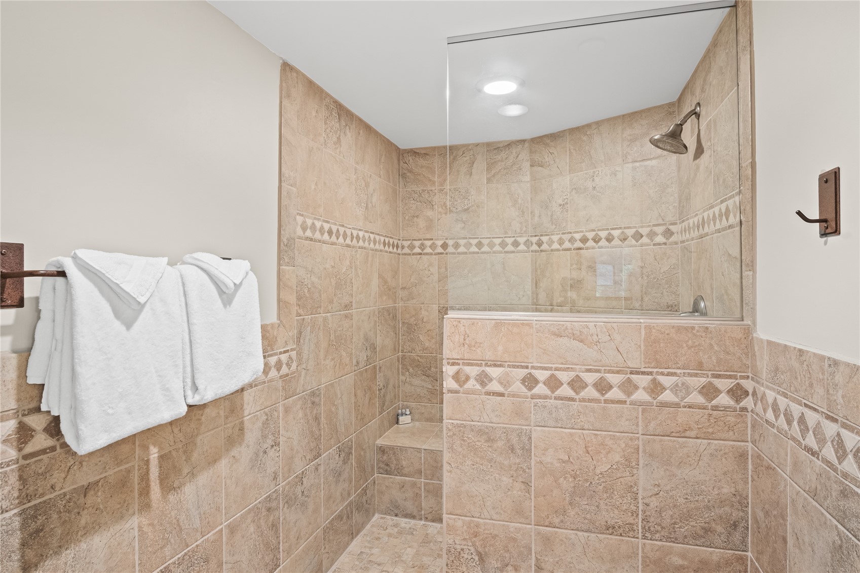 640 Village Road 4522 Property Photo 20