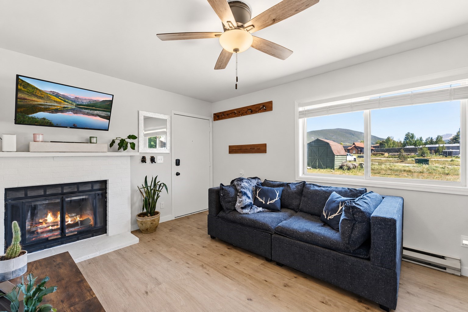 256 Cove Boulevard 7 Property Photo 2