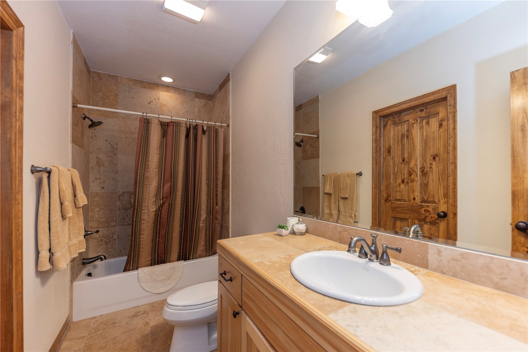 307 Teller Street D Property Photo 29