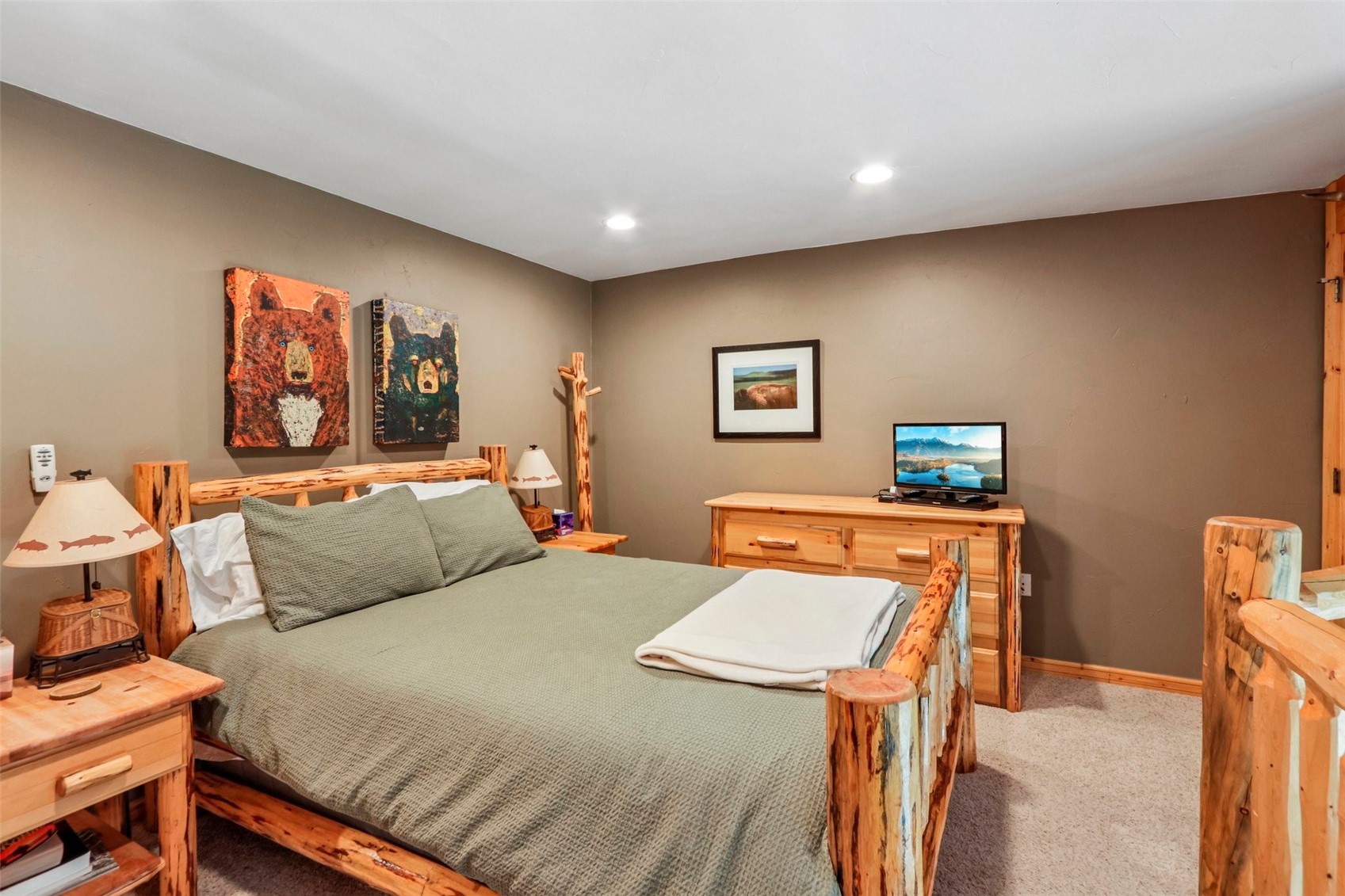 106 Broken Lance Drive 10 Property Photo 7