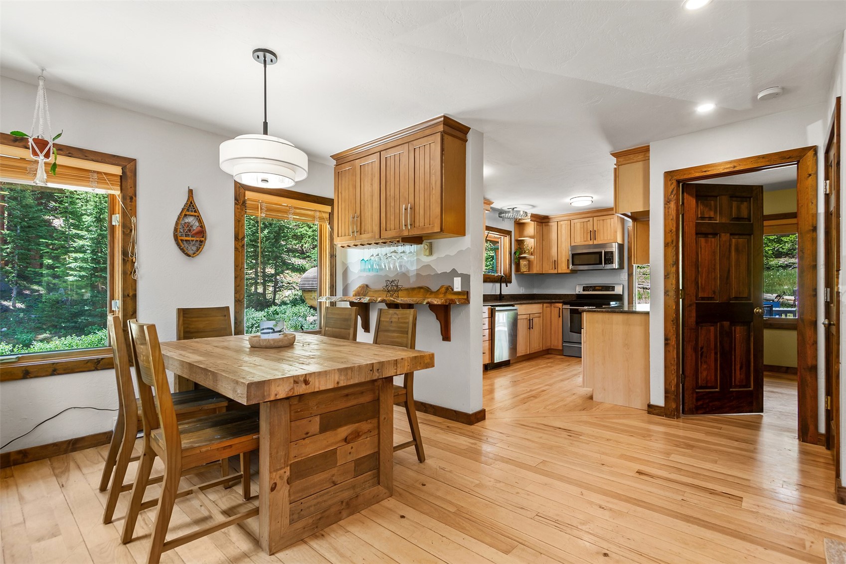 16 Bemrose Trail Property Photo 7