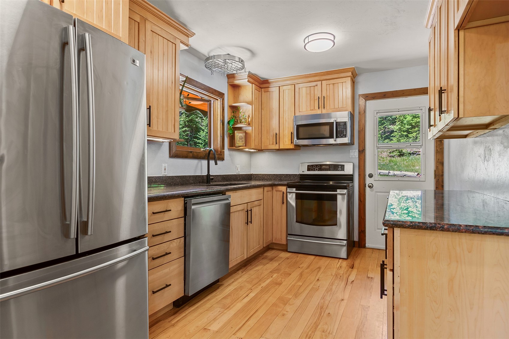 16 Bemrose Trail Property Photo 8