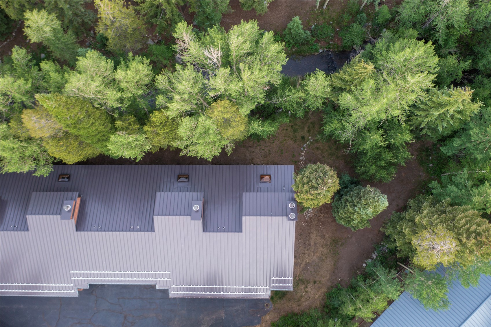 140 Creekside Drive E Property Photo 11