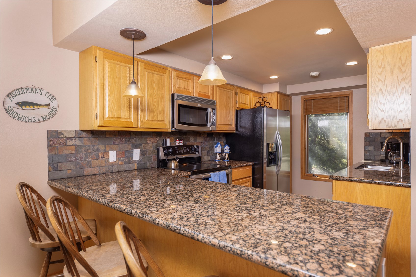 140 Creekside Drive E Property Photo 12