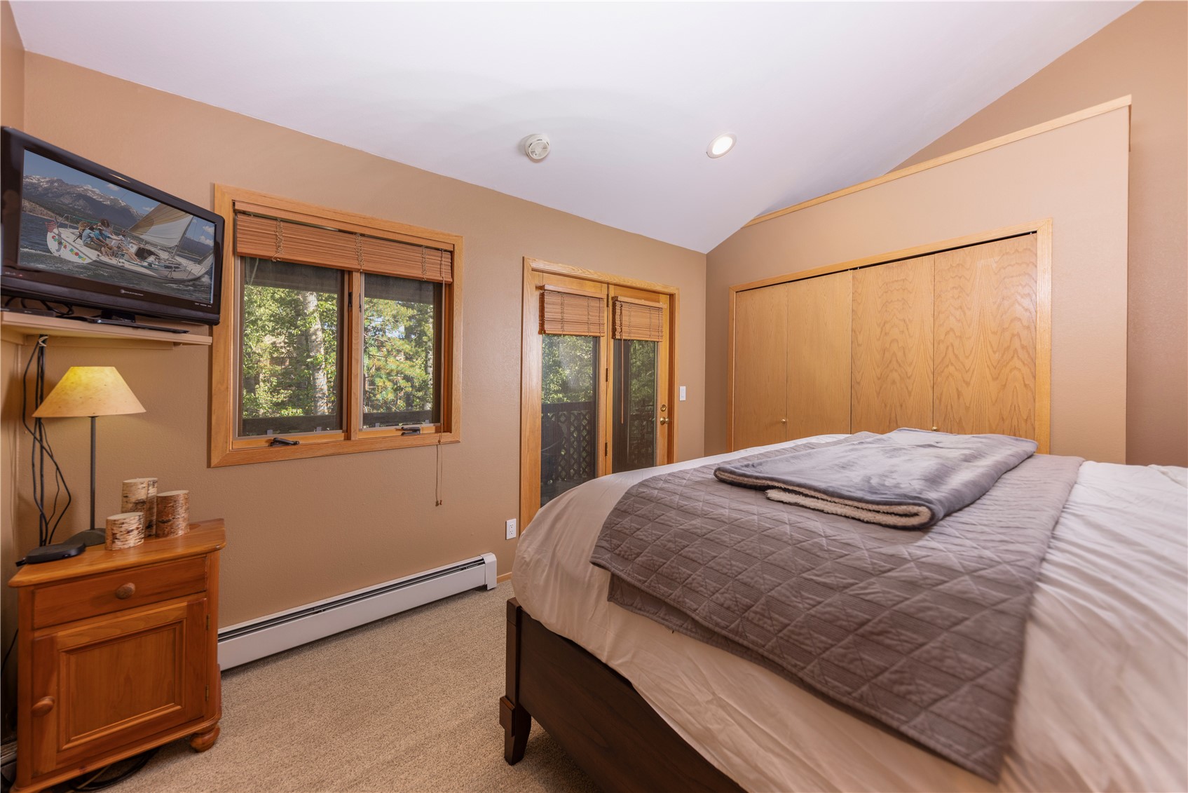 140 Creekside Drive E Property Photo 19